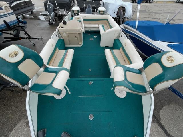 2000 PRINCECRAFT VENTURA 221 DECKBOAT