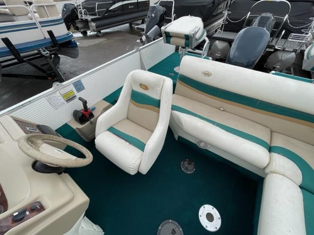 2000 PRINCECRAFT VENTURA 221 DECKBOAT