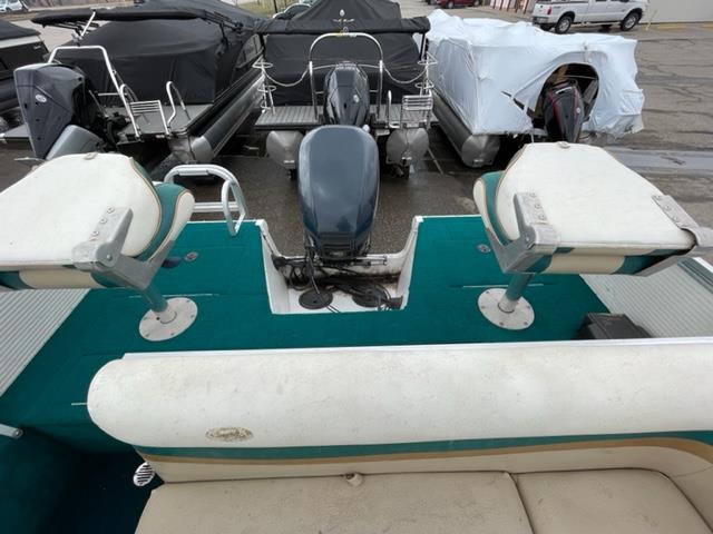 2000 PRINCECRAFT VENTURA 221 DECKBOAT