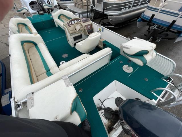 2000 PRINCECRAFT VENTURA 221 DECKBOAT