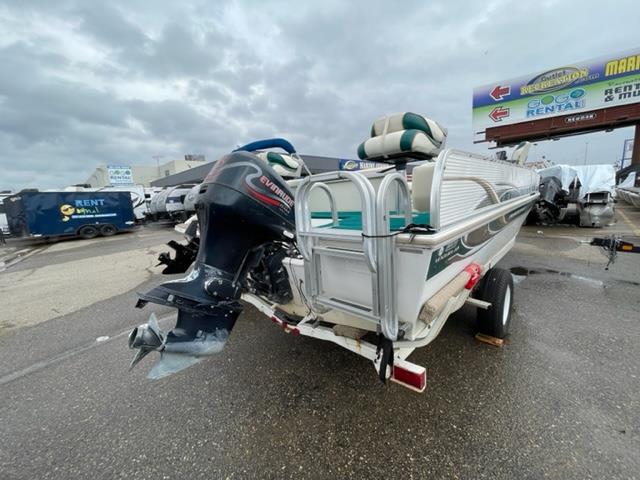 2000 PRINCECRAFT VENTURA 221 DECKBOAT