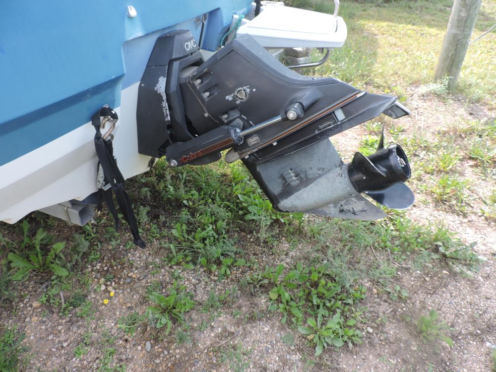 1988 Bayliner Capri 18 ft Runabout