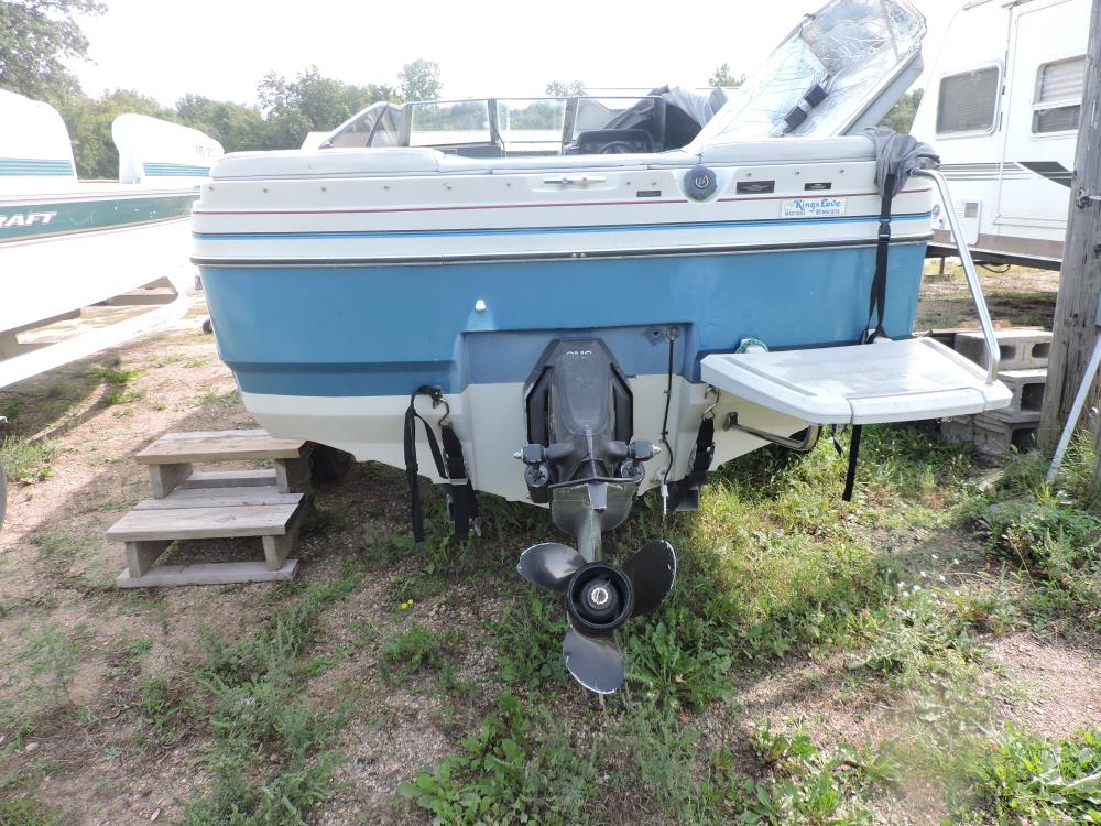 1988 Bayliner Capri 18 ft Runabout