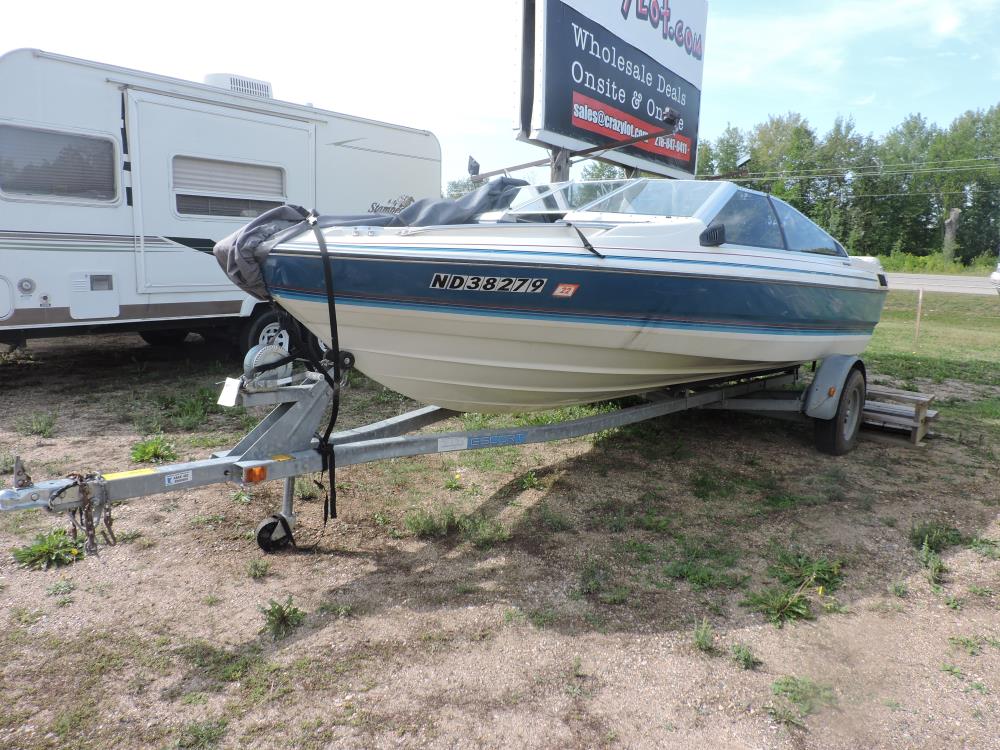 1988 Bayliner Capri 18 ft Runabout