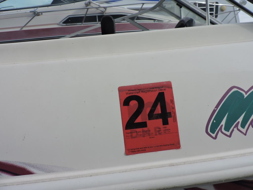 1999 Larson Boat 166 Flyer with 115 HP motor