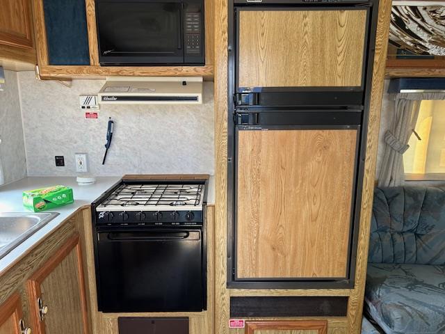 1994 Sportsman  Fifth Wheel 