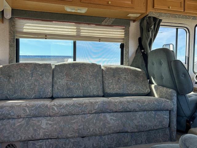 1998 ALLEGRO BAY 35 MOTOR HOME 