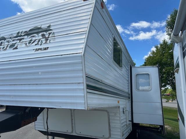 2002 LAYTON 246 FIFTH WHEEL TRAILER