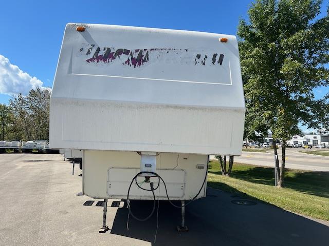 1996 HITCHHIKER 29RKU  FIFTH WHEEL TRAILER